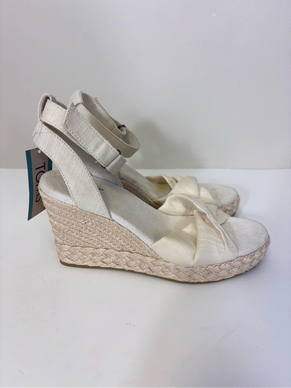 NEW Toms Cream Canvas Espadrille Wedge Sandals Size 6.5